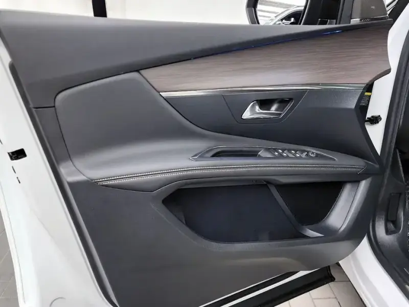 2024 Peugeot 3008 с пробегом 4 603 км