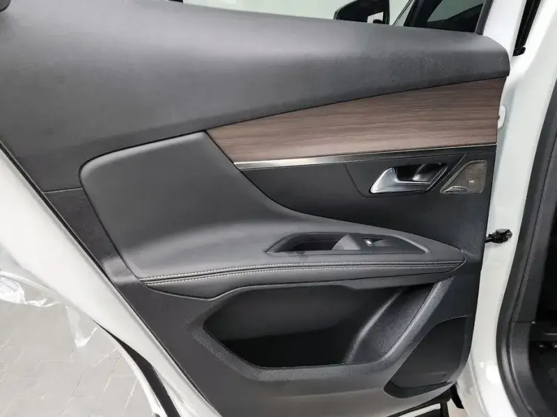 2024 Peugeot 3008 с пробегом 4 603 км
