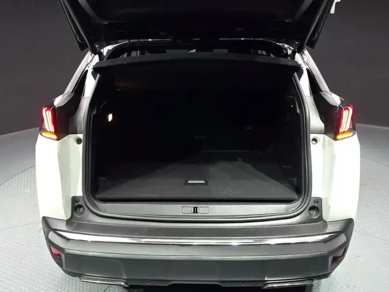 2021 Peugeot 3008 с пробегом 96 556 км