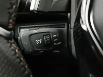 2024 Peugeot 3008 с пробегом 4 603 км