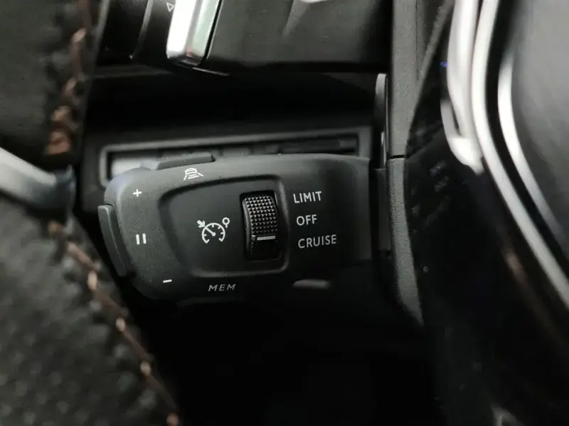 2024 Peugeot 3008 с пробегом 4 603 км