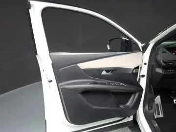 2021 Peugeot 3008 с пробегом 96 556 км