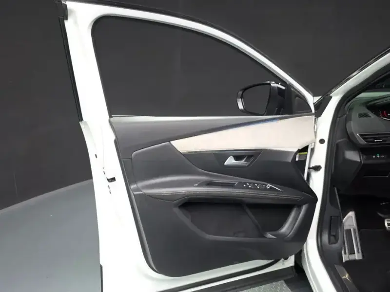 2021 Peugeot 3008 с пробегом 96 556 км