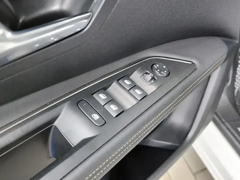 2024 Peugeot 3008 с пробегом 4 603 км