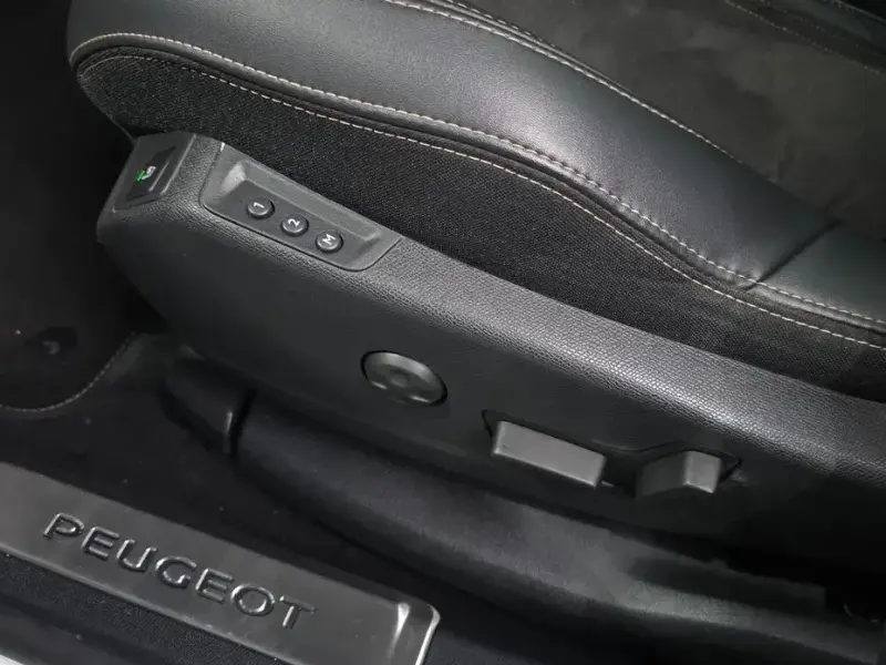 2021 Peugeot 3008 с пробегом 96 556 км