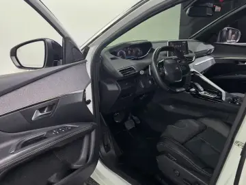 2021 Peugeot 3008 с пробегом 151 180 км
