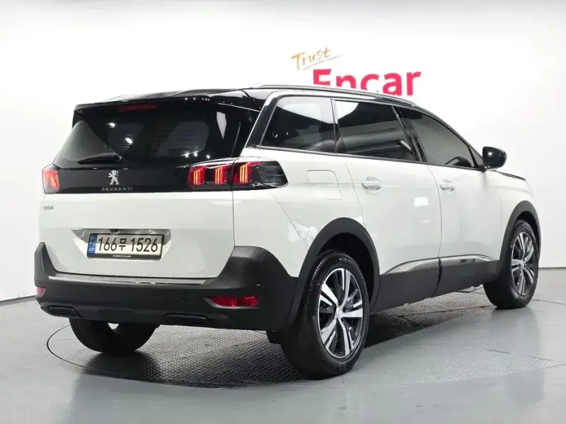 2022 Peugeot 5008 с пробегом 32 935 км