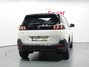2022 Peugeot 5008 с пробегом 32 935 км
