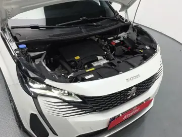 2022 Peugeot 5008 с пробегом 32 935 км