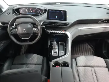 2022 Peugeot 5008 с пробегом 32 935 км