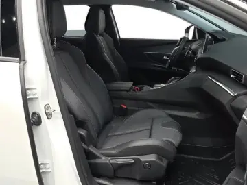 2022 Peugeot 5008 с пробегом 32 935 км