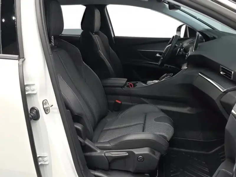 2022 Peugeot 5008 с пробегом 32 935 км