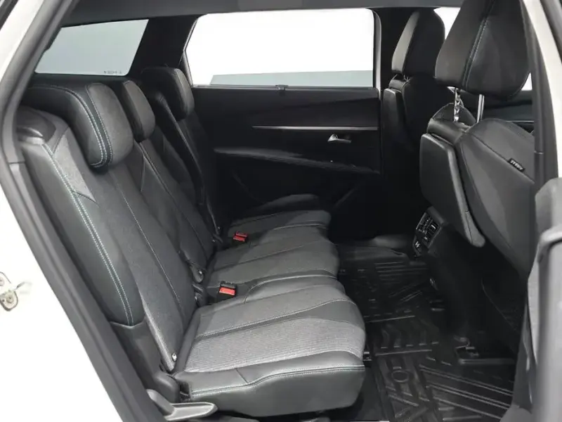 2022 Peugeot 5008 с пробегом 32 935 км