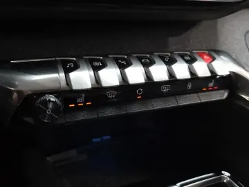 2022 Peugeot 5008 с пробегом 32 935 км