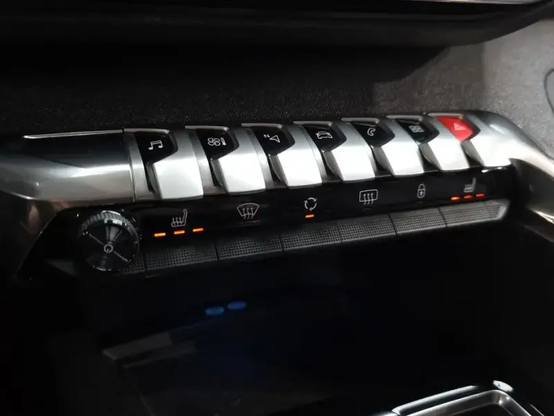 2022 Peugeot 5008 с пробегом 32 935 км