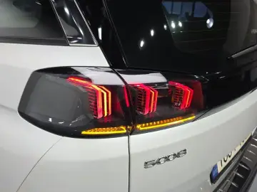 2022 Peugeot 5008 с пробегом 32 935 км