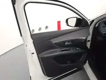 2022 Peugeot 5008 с пробегом 32 935 км