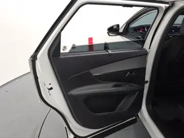 2022 Peugeot 5008 с пробегом 32 935 км