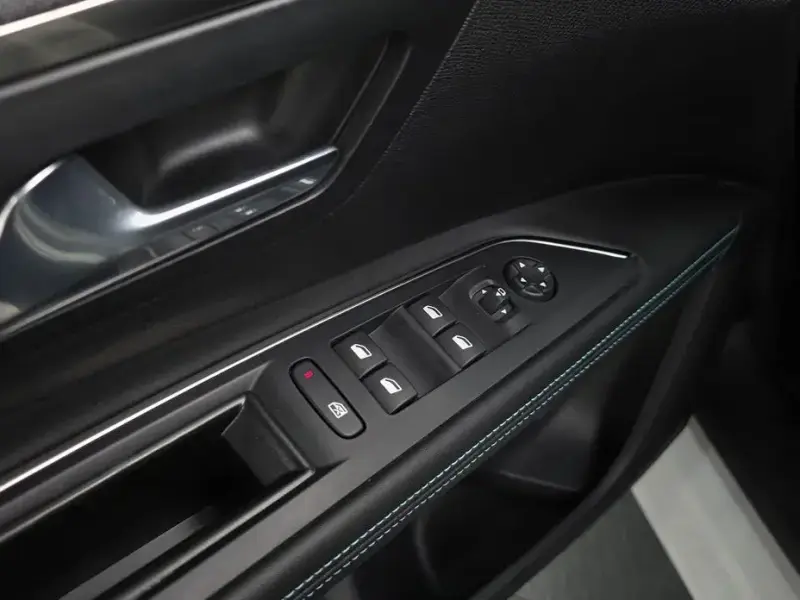 2022 Peugeot 5008 с пробегом 32 935 км