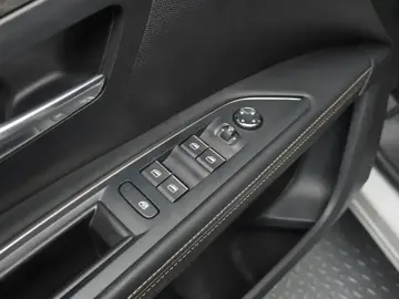 2022 Peugeot 5008 с пробегом 46 859 км