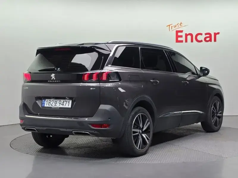 2023 Peugeot 5008 с пробегом 21 836 км