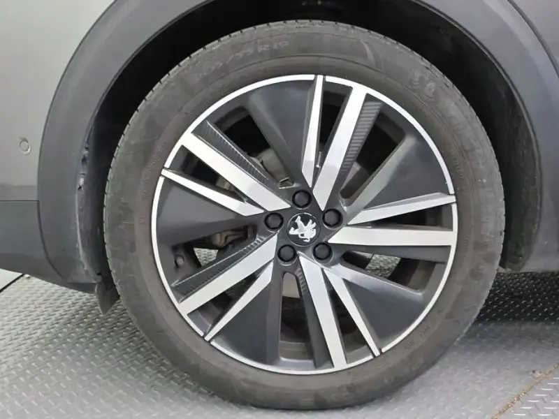 2023 Peugeot 5008 с пробегом 21 836 км