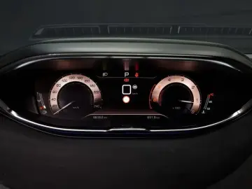 2021 Peugeot 5008 с пробегом 88 362 км
