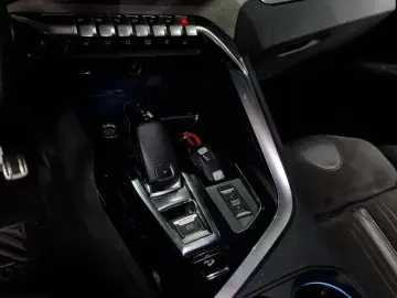 2021 Peugeot 5008 с пробегом 88 362 км