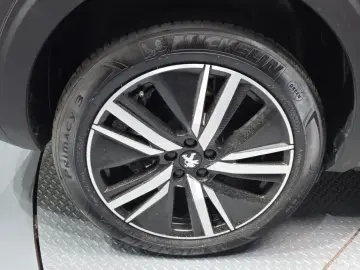 2024 Peugeot 5008 с пробегом 25 384 км