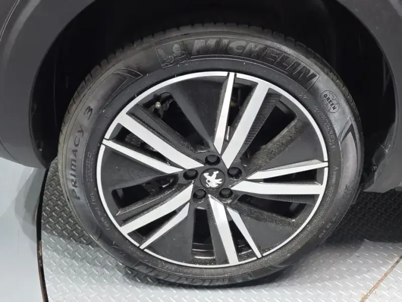 2024 Peugeot 5008 с пробегом 25 384 км
