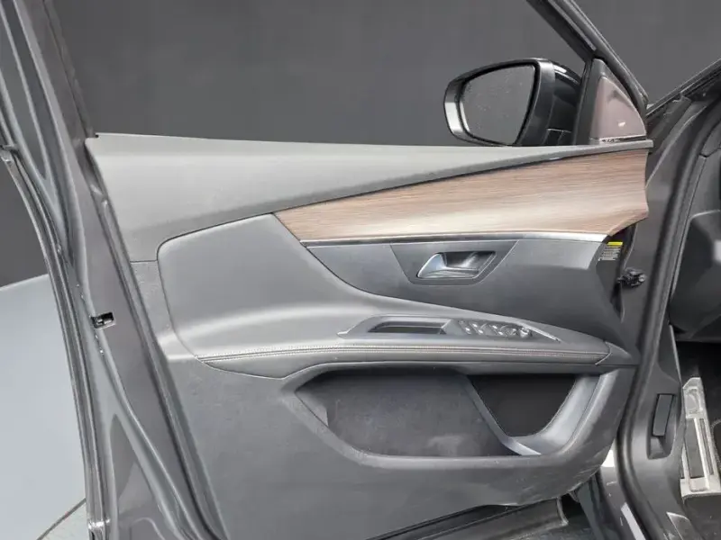 2024 Peugeot 5008 с пробегом 25 384 км