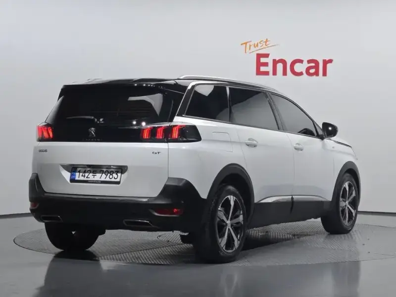 2022 Peugeot 5008 с пробегом 111 776 км