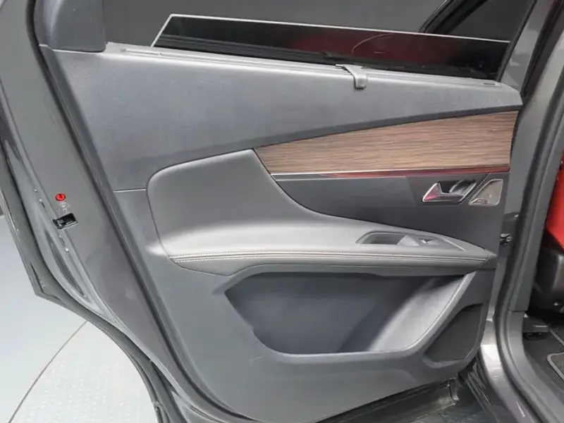 2024 Peugeot 5008 с пробегом 25 384 км