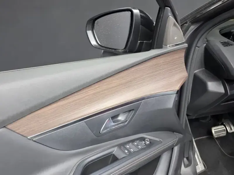 2024 Peugeot 5008 с пробегом 25 384 км