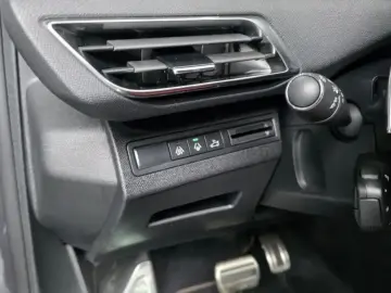 2024 Peugeot 5008 с пробегом 25 384 км