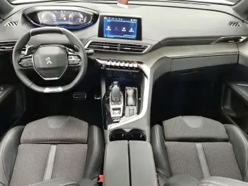 2022 Peugeot 5008 с пробегом 111 776 км