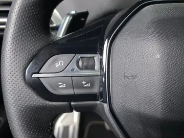 2024 Peugeot 5008 с пробегом 25 384 км
