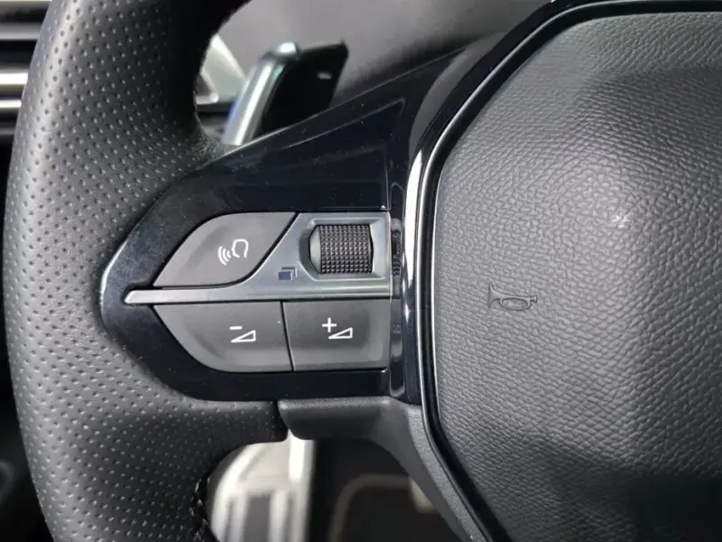 2024 Peugeot 5008 с пробегом 25 384 км