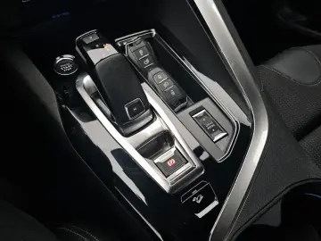 2022 Peugeot 5008 с пробегом 111 776 км