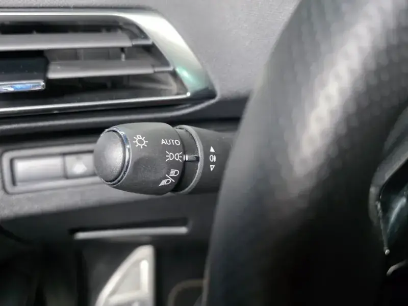 2024 Peugeot 5008 с пробегом 25 384 км