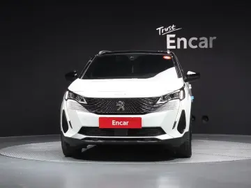 2024 Peugeot 5008 с пробегом 9 960 км