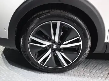 2024 Peugeot 5008 с пробегом 9 960 км