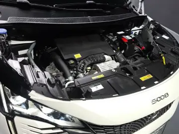 2024 Peugeot 5008 с пробегом 9 960 км