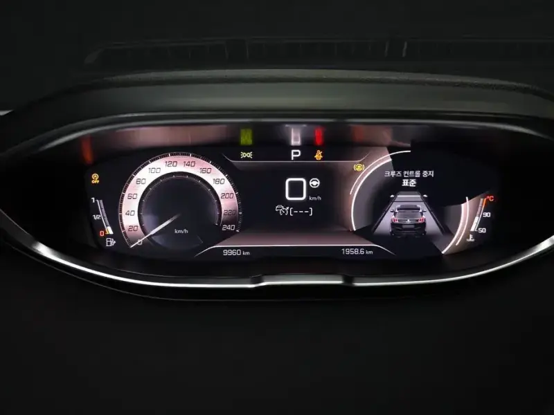 2024 Peugeot 5008 с пробегом 9 960 км