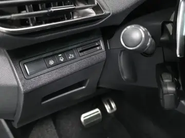 2024 Peugeot 5008 с пробегом 9 960 км
