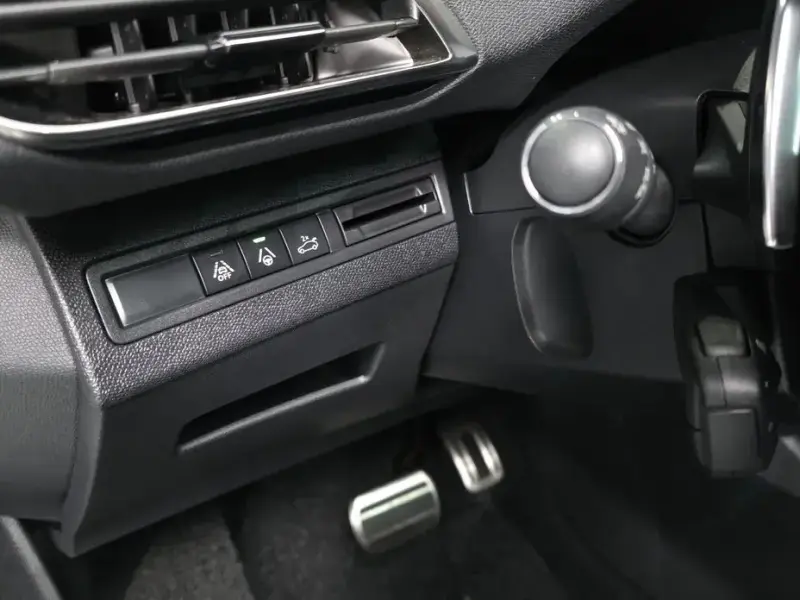 2024 Peugeot 5008 с пробегом 9 960 км