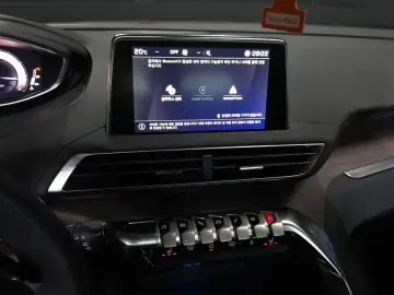 2024 Peugeot 5008 с пробегом 9 960 км