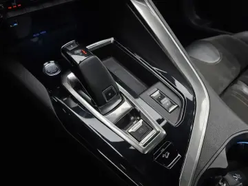 2022 Peugeot 5008 с пробегом 49 467 км