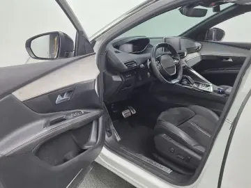 2022 Peugeot 5008 с пробегом 49 467 км