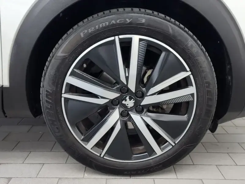 2024 Peugeot 5008 с пробегом 18 012 км